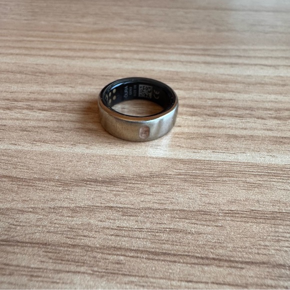 Oura Ring Gen 3 Horizon - Rose Gold - Size 8 (Full Set + Charger) - Picture 5 of 6